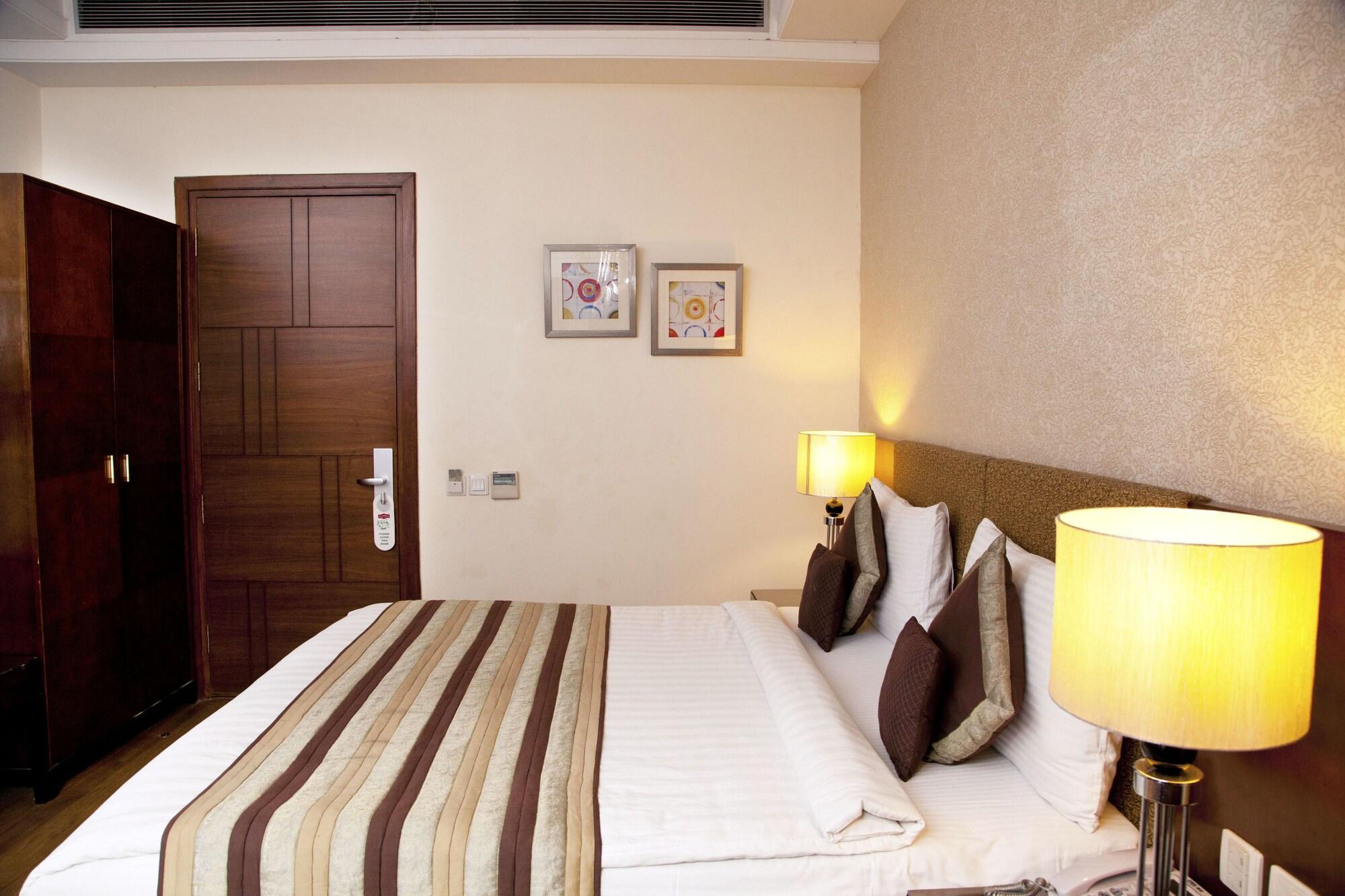Alpina Hotels & Suites Neu-Delhi Exterior foto