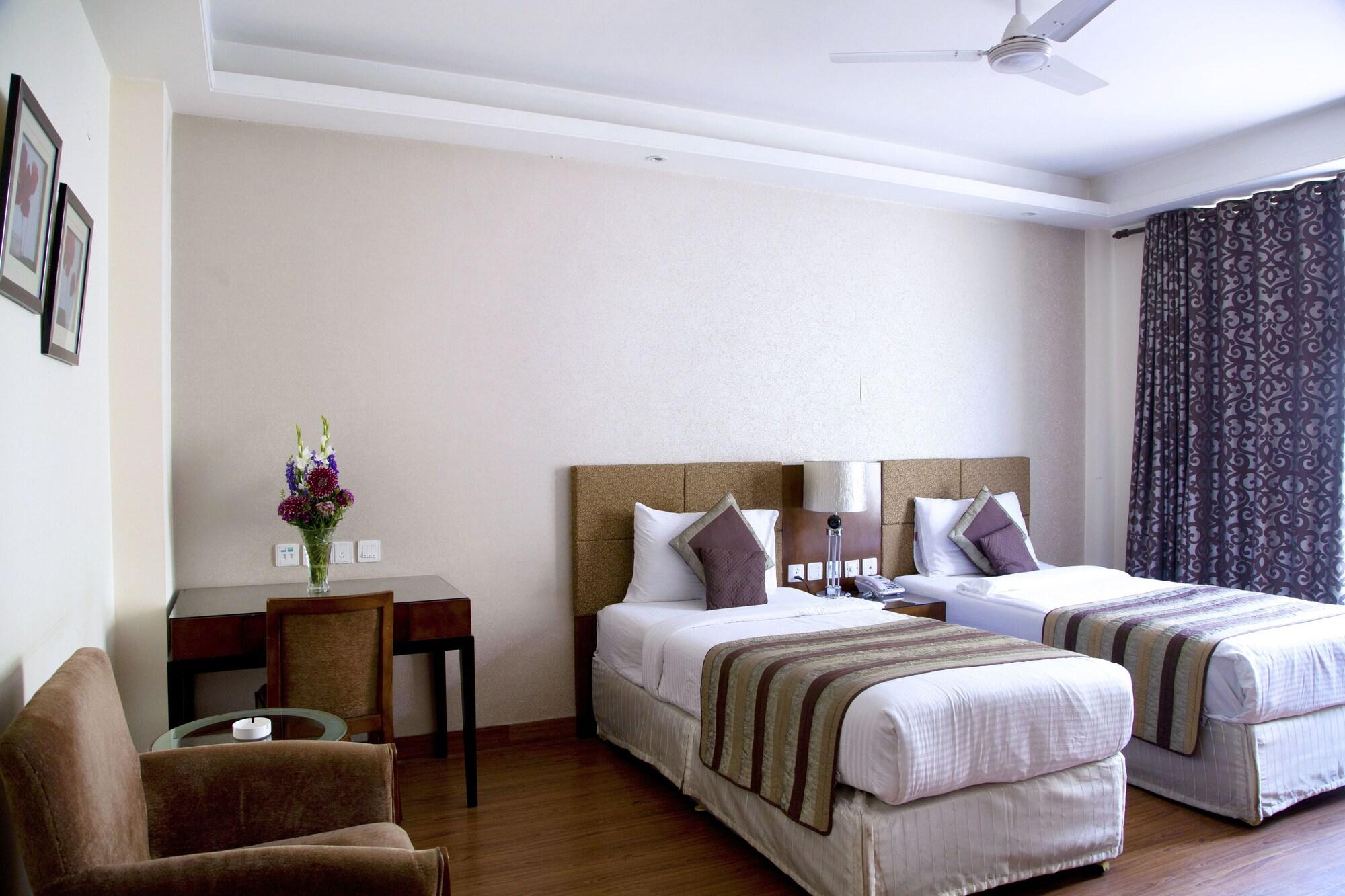 Alpina Hotels & Suites Neu-Delhi Exterior foto