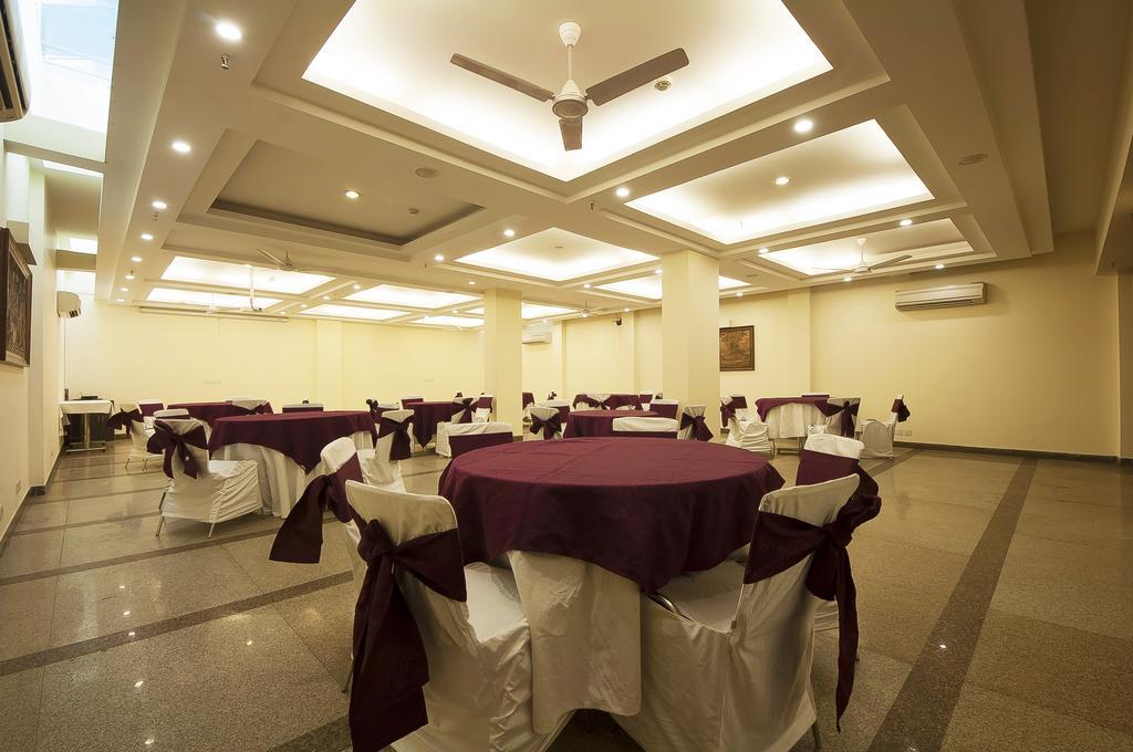 Alpina Hotels & Suites Neu-Delhi Exterior foto
