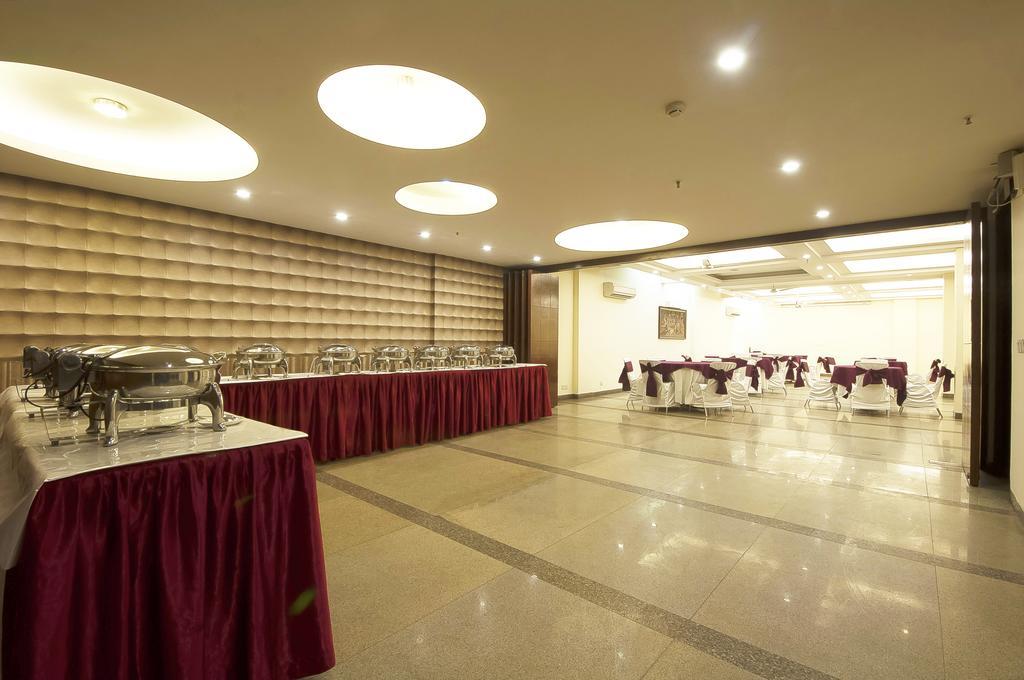 Alpina Hotels & Suites Neu-Delhi Exterior foto