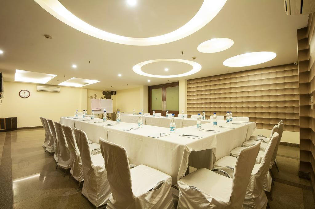 Alpina Hotels & Suites Neu-Delhi Exterior foto