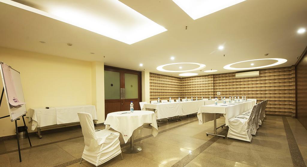 Alpina Hotels & Suites Neu-Delhi Exterior foto