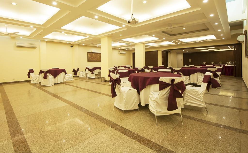 Alpina Hotels & Suites Neu-Delhi Exterior foto