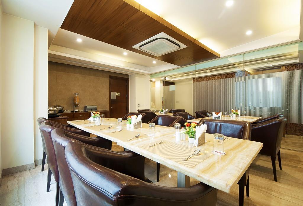 Alpina Hotels & Suites Neu-Delhi Exterior foto