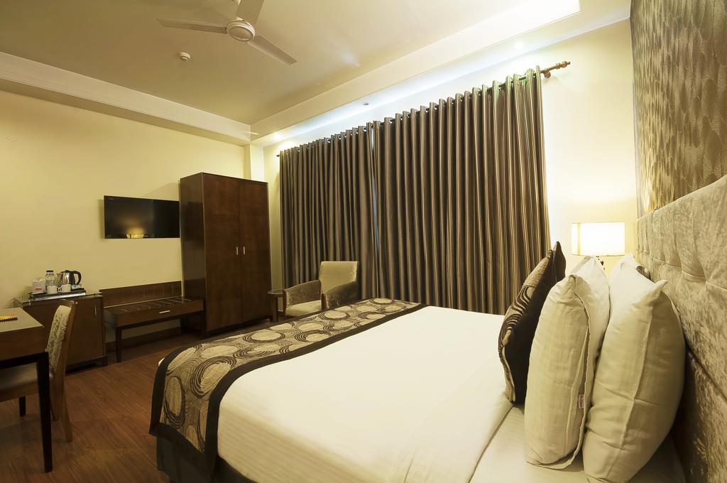 Alpina Hotels & Suites Neu-Delhi Exterior foto