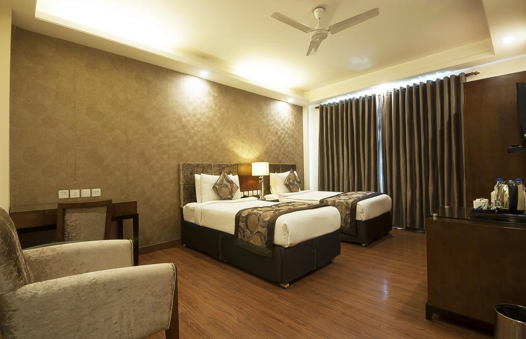 Alpina Hotels & Suites Neu-Delhi Exterior foto