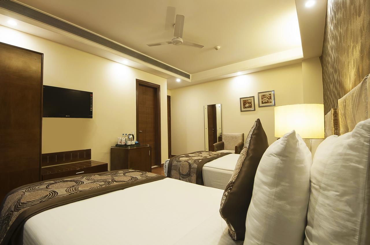 Alpina Hotels & Suites Neu-Delhi Exterior foto