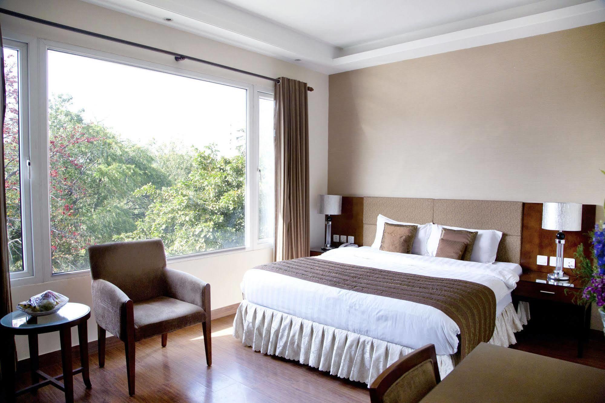Alpina Hotels & Suites Neu-Delhi Exterior foto