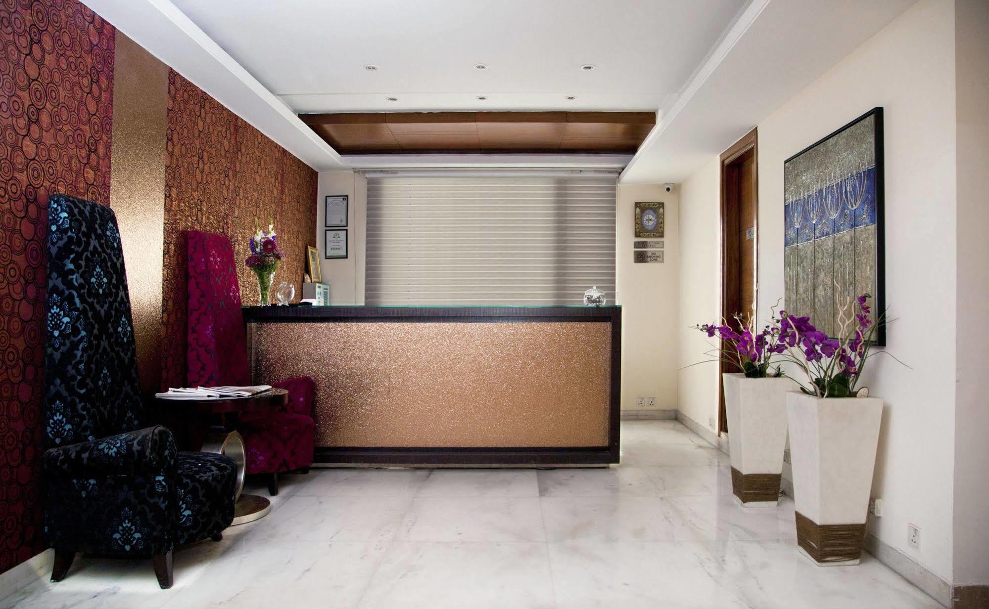 Alpina Hotels & Suites Neu-Delhi Exterior foto